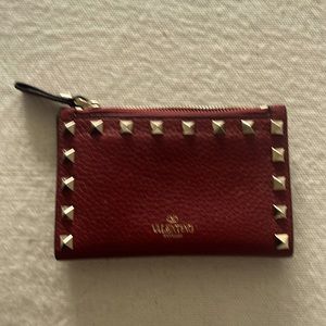Valentino Rockstud grainy calfskin cardholder with zipper